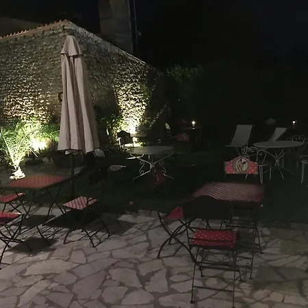 Les Appartements D Artiste De La Villa Du 15 - Restaurant La Maison - Piscine Chauffee Les Eyzies Exterior photo